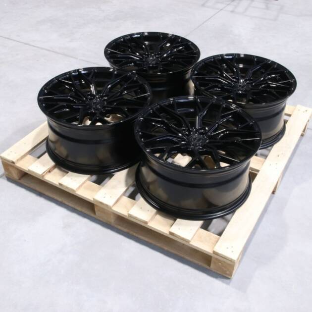 Set of CVR1 19x9,5 ET30 5x114,3 Gloss Black