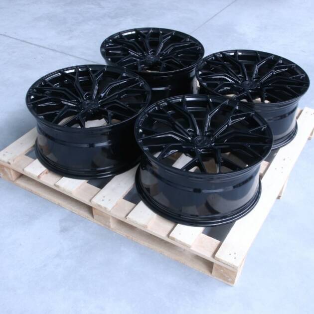 Set of CVR1 20x9,5 ET35 + 20x9,5 ET38 5x112 Gloss Black