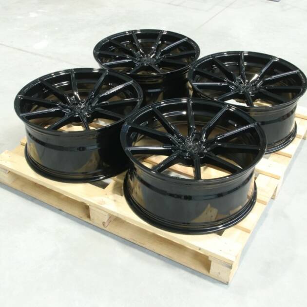 Set of CVR4 21x9,5 ET30 5x112 Gloss Black