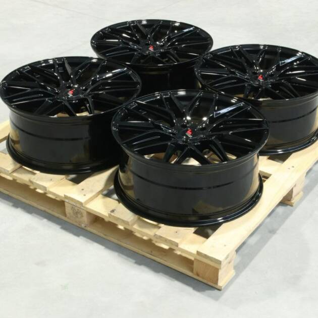 Set of JR28 20x8,5 ET35 5x120 Gloss Black