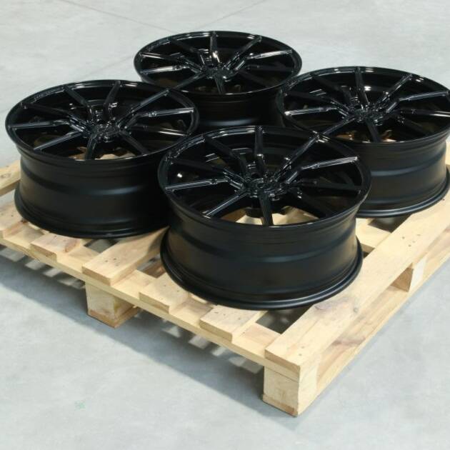 Set of CVR4 19x8 ET27 5x114,3 Gloss Black