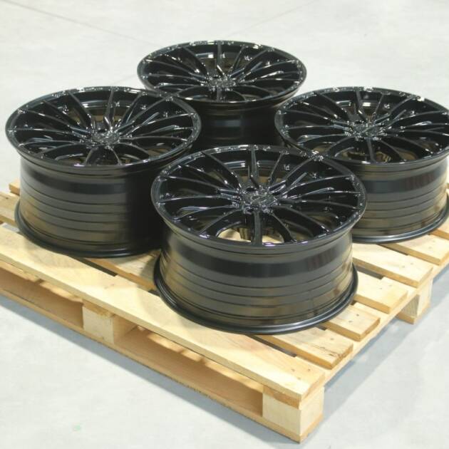 Set of CVR7 19x8,5 ET25 + 19x9,5 ET35 5x112 Gloss Black