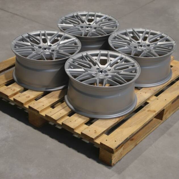 Set of JR28 17x8 ET38 4x100 Gloss Silver